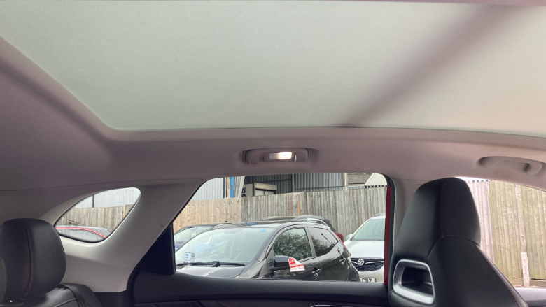 MG Hs 1.5 T-GDI Exclusive 5dr DCT Petrol Hatchback